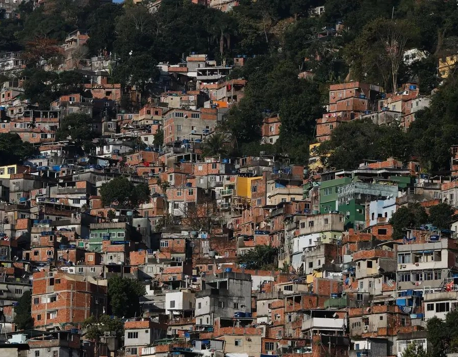 Quase 16,4 milhões de pessoas moram em favelas no Brasil, revela Censo