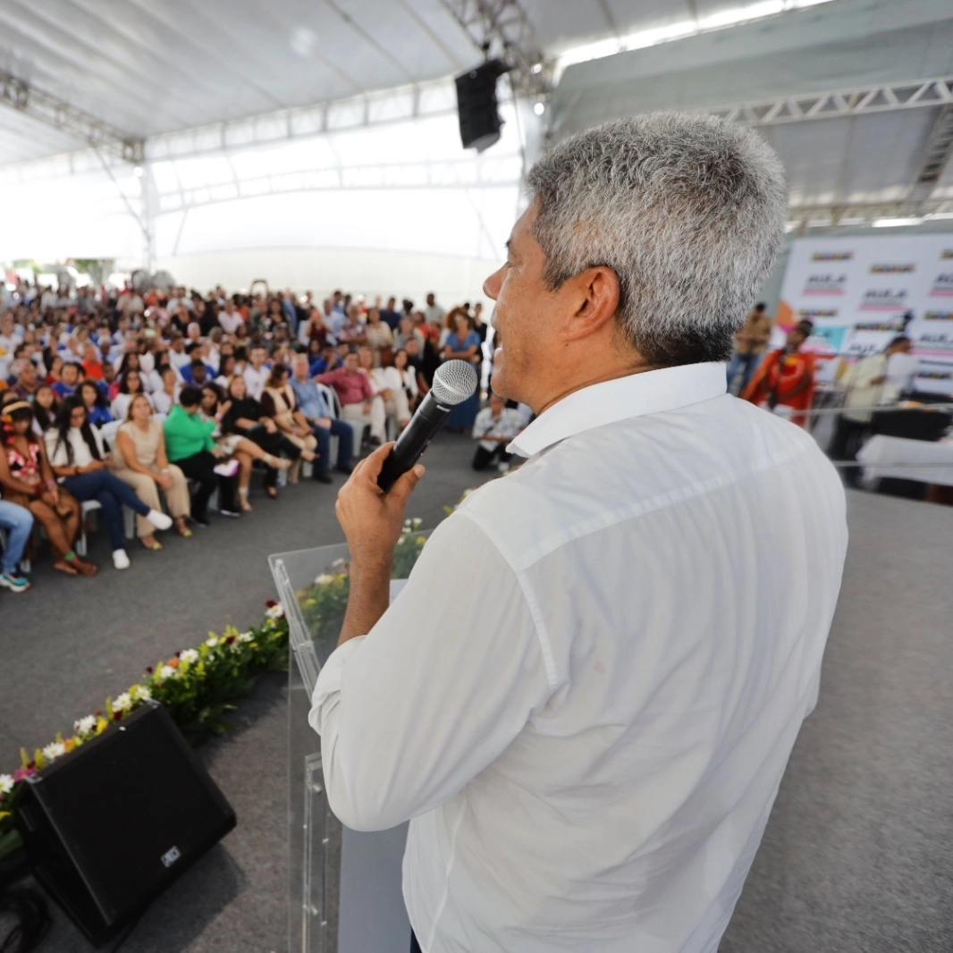 Jerônimo critica reprovação de alunos nas escolas e APLB reage: 'Não respeita o professorado'