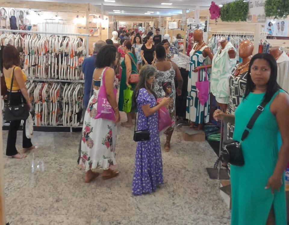 Feira Vitrinni Criativa chega a Lauro de Freitas com moda, arte e cultura