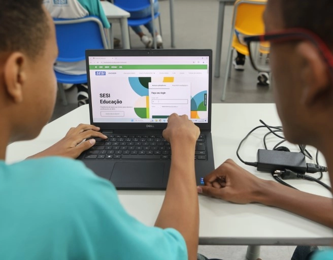 SESI oferece 260 bolsas integrais para o Ensino Médio em 2026; veja como se inscrever