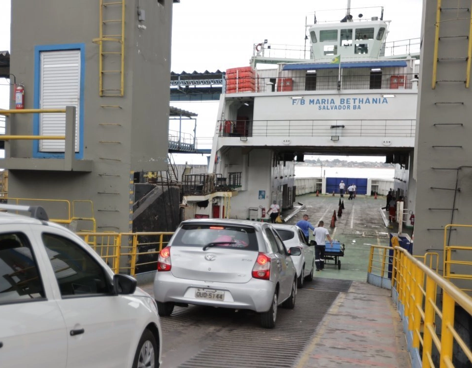 Fila no ferry-boat: espera é de até 3 horas em Salvador