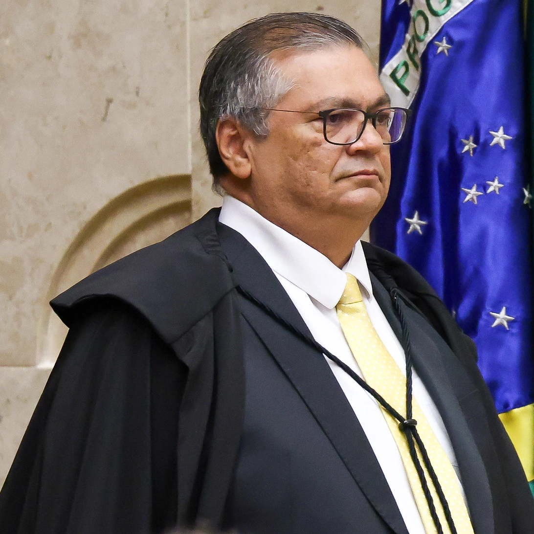 Moraes manda redes sociais entregarem dados de perfis que ameaçaram Flávio Dino