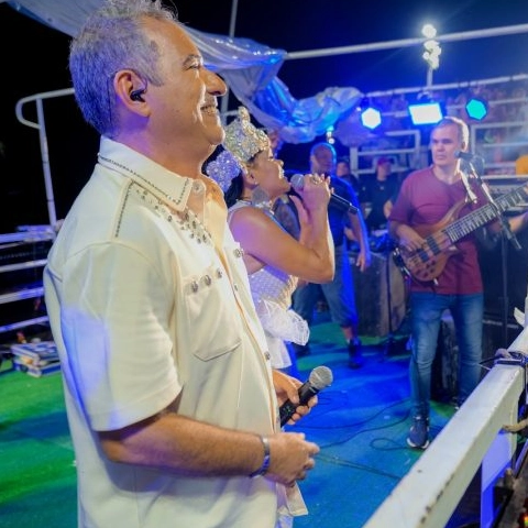 Banda Mel retorna ao Carnaval de Salvador após 28 anos e arrasta multidão