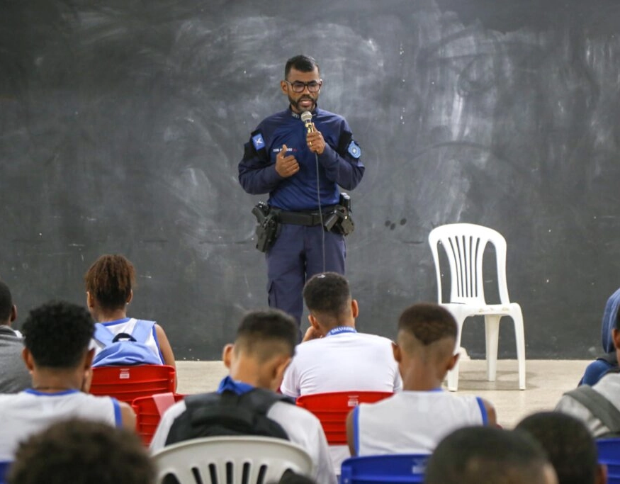 Guarda Civil de Salvador lança campanha para arrecadar materiais escolares