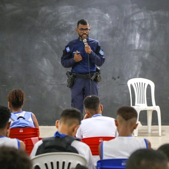 Guarda Civil de Salvador lança campanha para arrecadar materiais escolares