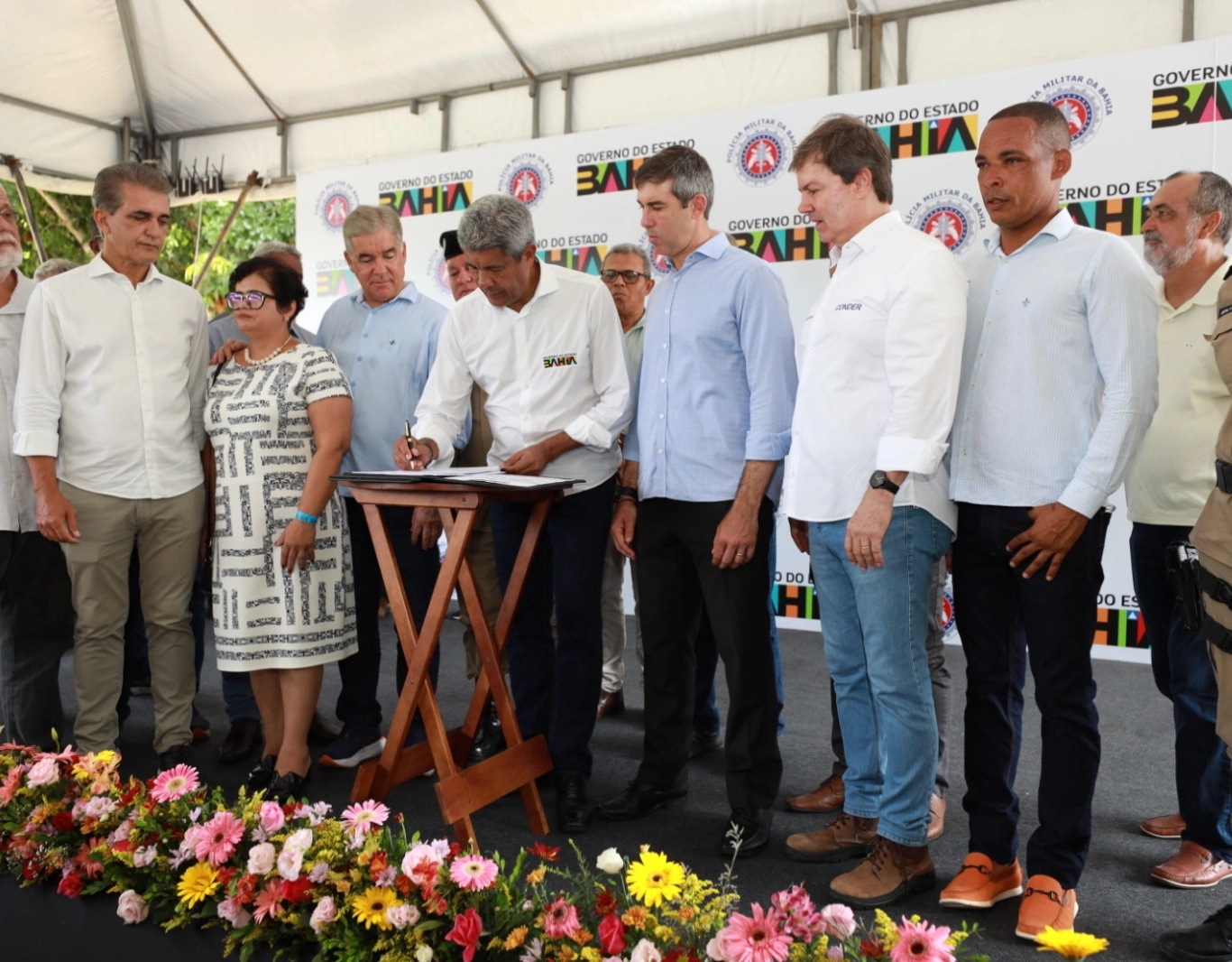 Governador da Bahia cria Companhia de Mediação de Conflitos Agrários e Urbanos