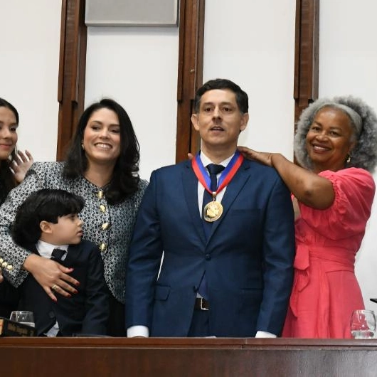 Diretor do Hospital da Mulher, Marco Andrade é homenageado pela ALBA com a Comenda 2 de Julho
