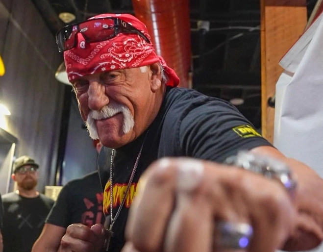 Ícone do WWE, Hulk Hogan morre aos 71 anos após parada cardíaca