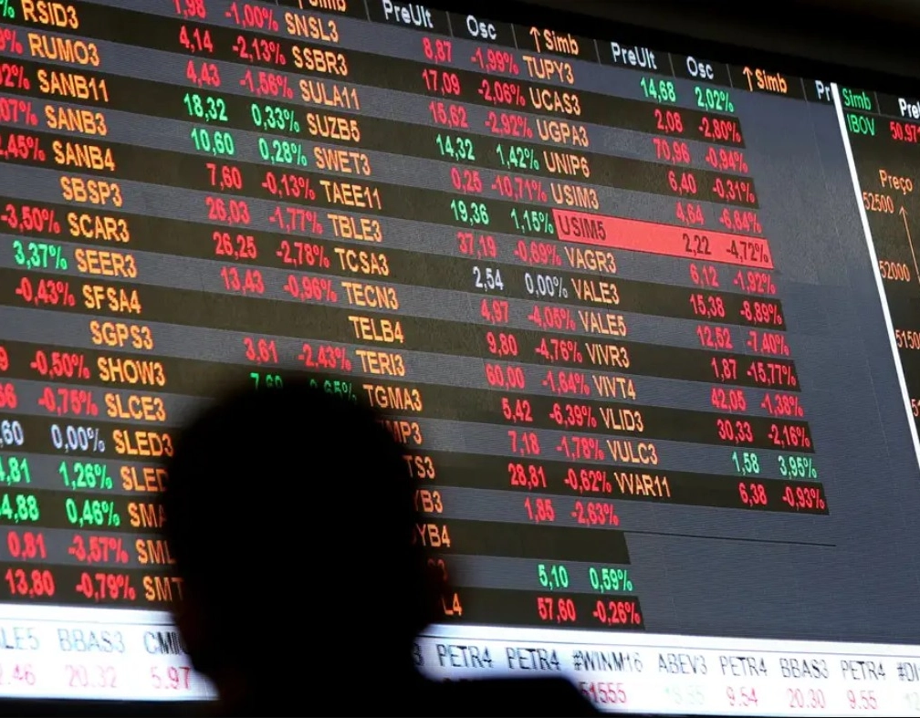 Ibovespa bate novo recorde histórico e acumula alta superior a 8% na semana