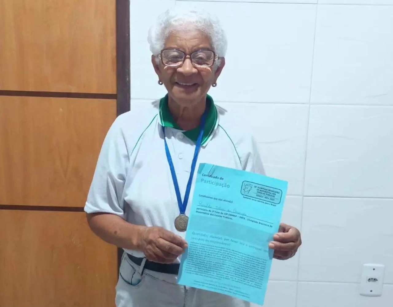 Idosa baiana de 82 anos participa de olimpíada de matemática e ganha honraria