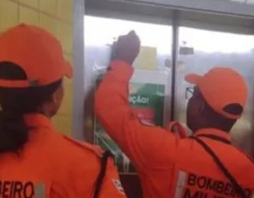 Alunos ficam presos em elevador do IFBA em Salvador