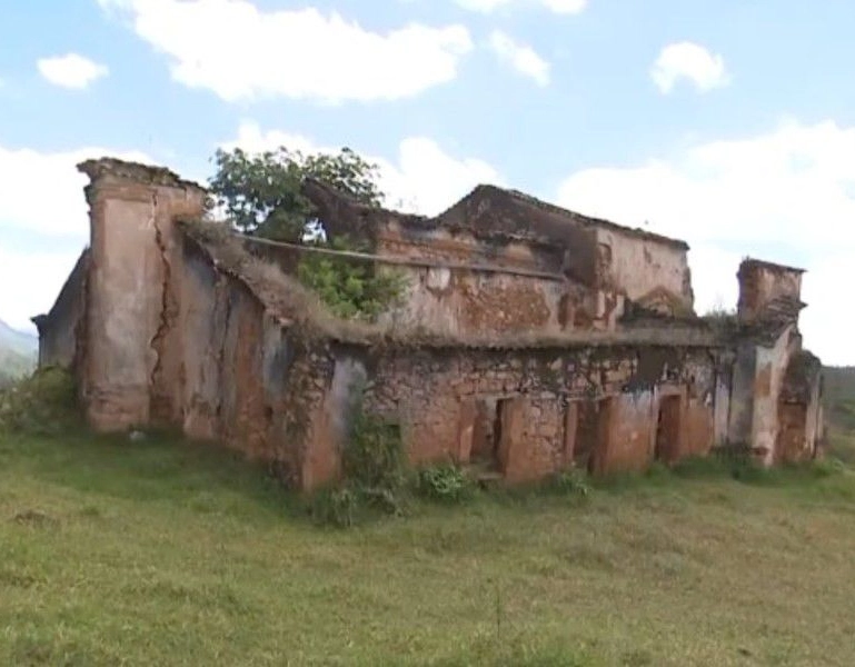 Igreja de São Miguel das Figuras em Jacobina corre risco de desabamento