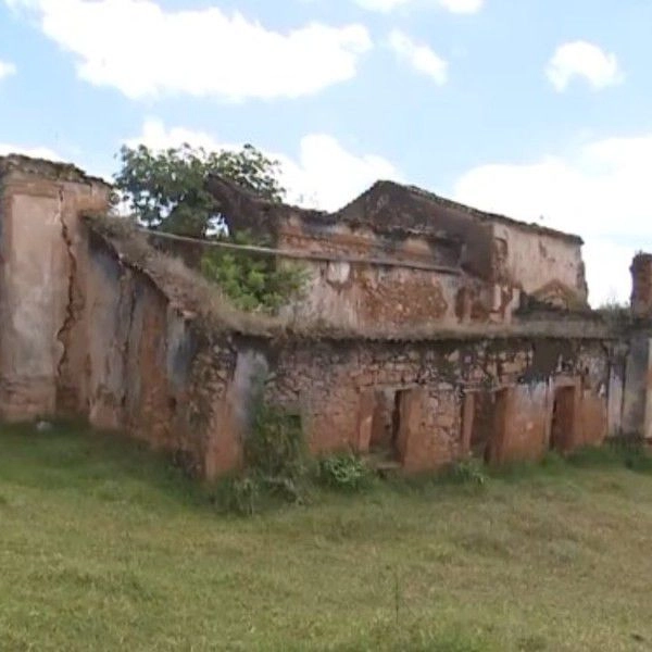 Igreja de São Miguel das Figuras em Jacobina corre risco de desabamento