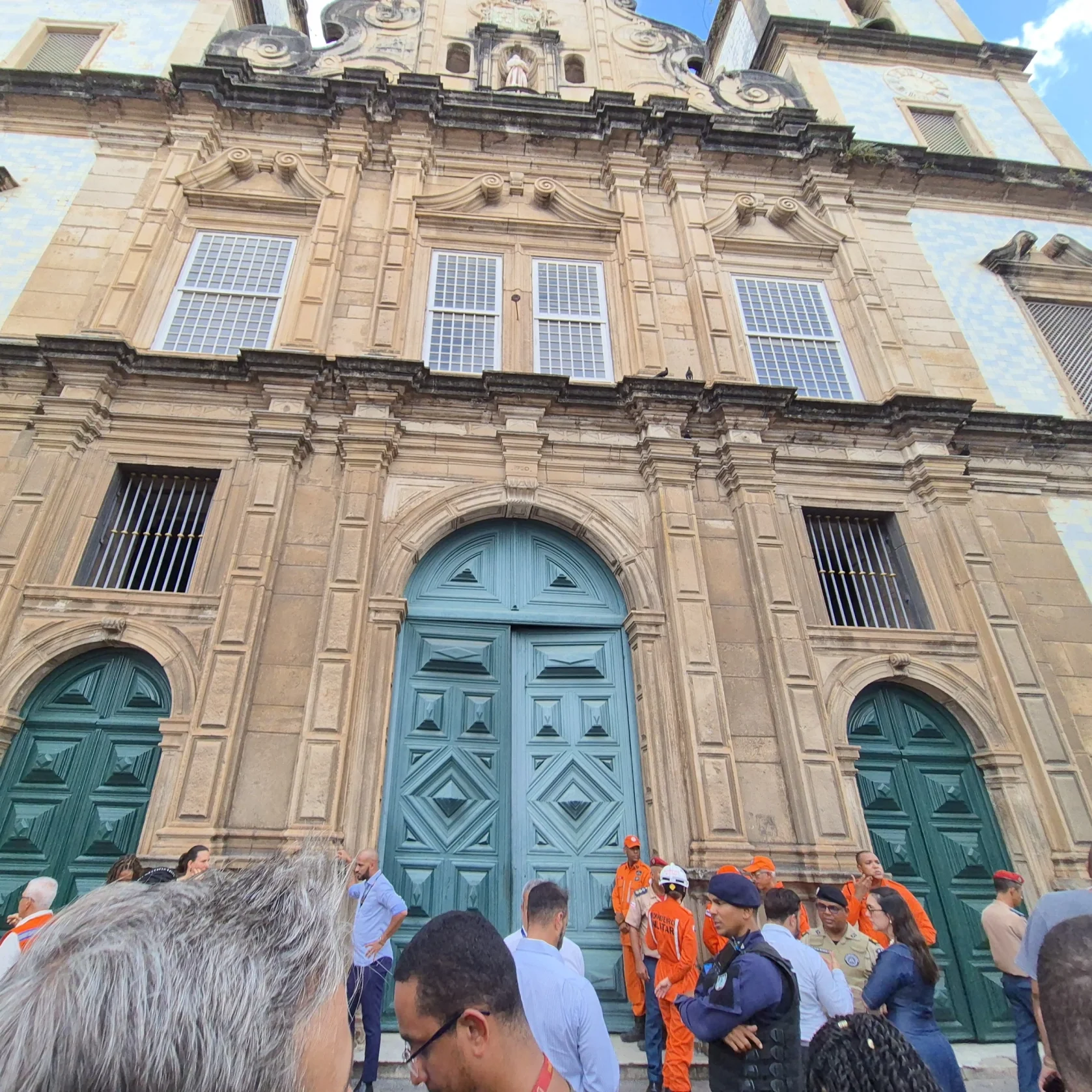 Tragédia no Pelourinho: Após desabamento na Igreja de São Francisco, Defesa Civil isola área e Governo suspende programação cultural