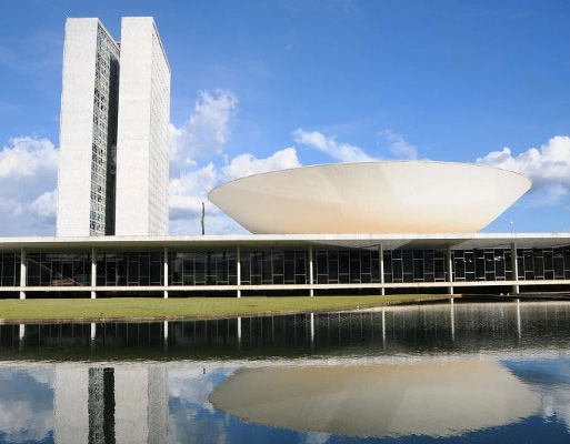 Câmara dos Deputados abre concurso com salários de até R$ 30 mil