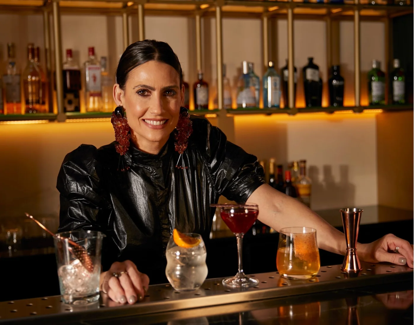 Mona Gallosi, primeira mulher bartender da Argentina, desembarca em Salvador; saiba o motivo