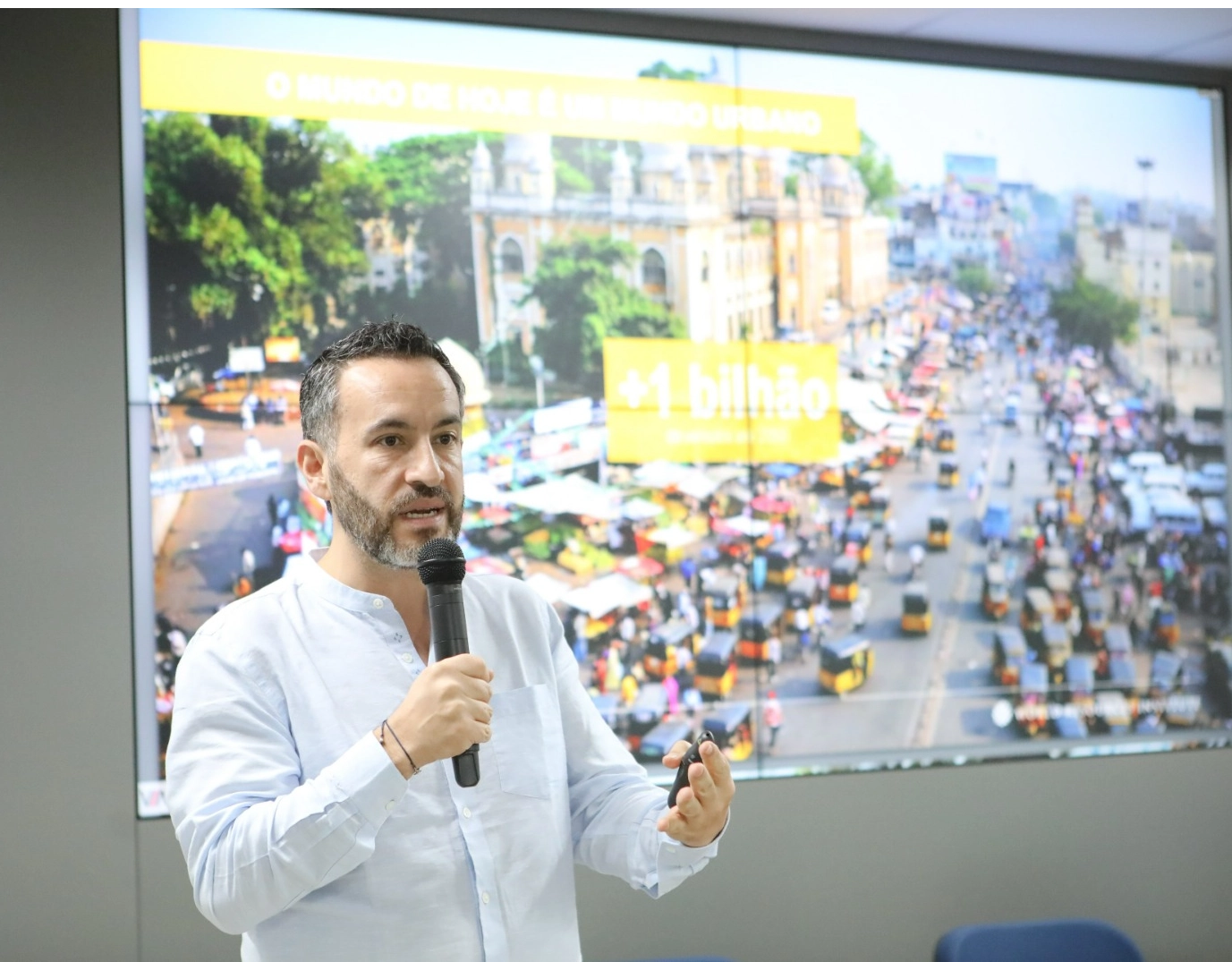 Em Salvador, servidores do setor de trânsito e transporte recebem treinamento sobre eletromobilidade