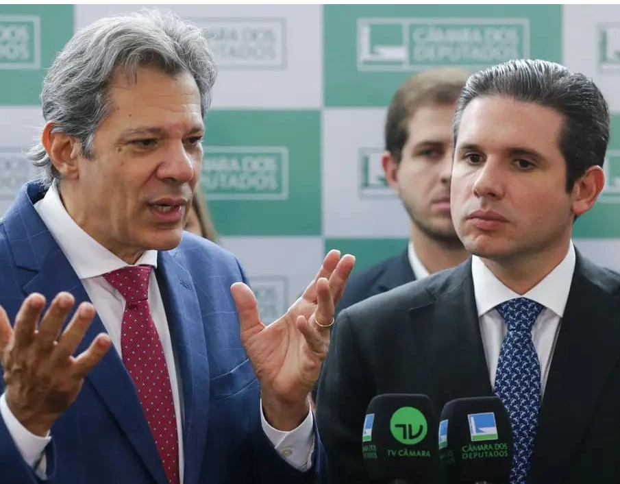 Equipe econômica apresentará a líderes partidários alternativas a IOF