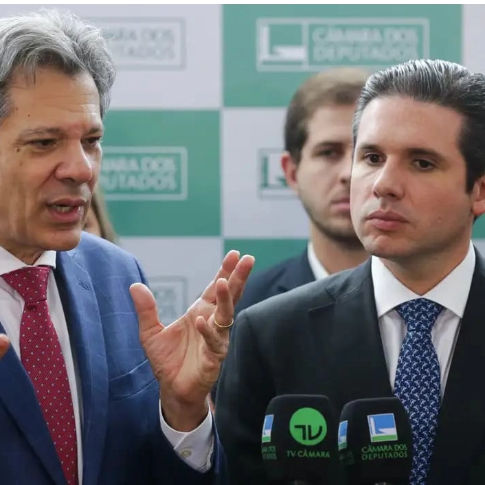 Equipe econômica apresentará a líderes partidários alternativas a IOF