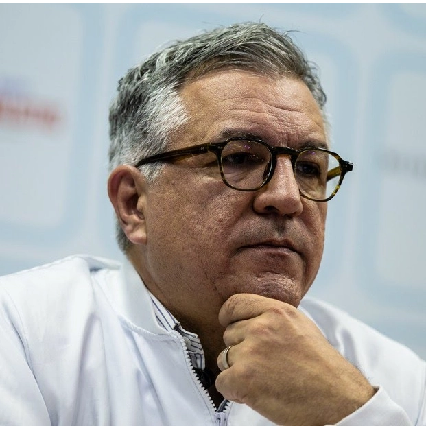 Ministro da Saúde socorre passageira em voo