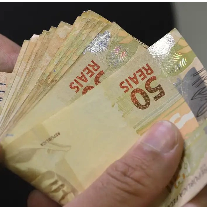 Segunda parcela do 13º salário deve ser paga até sexta-feira