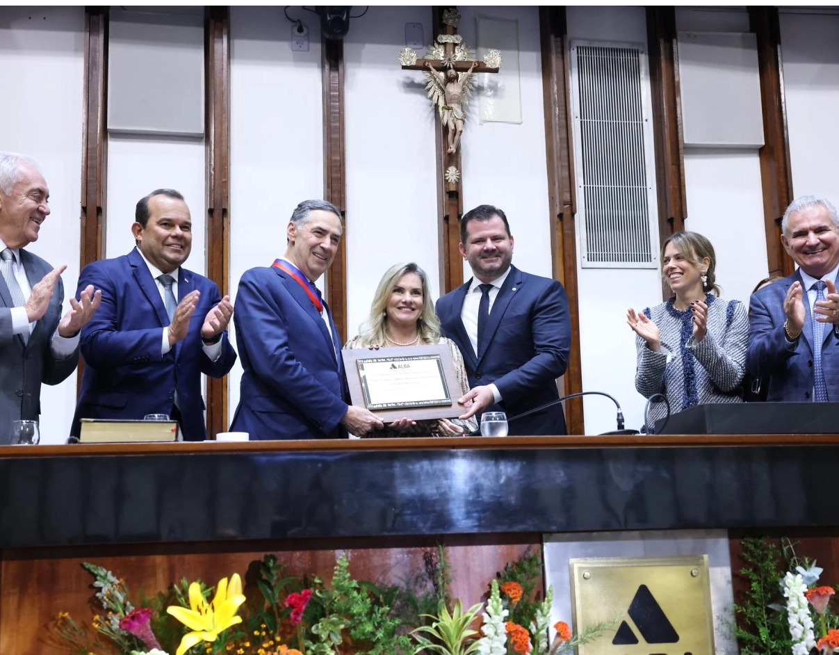 Luís Roberto Barroso é homenageado com título de cidadão baiano e Comenda 2 de Julho