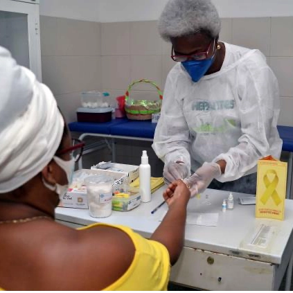 Julho Amarelo: Salvador realiza vacinação e teste rápido para hepatites virais