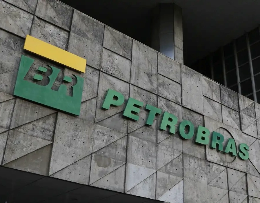 Petroleiros iniciam greve nacional após rejeição de proposta da Petrobras