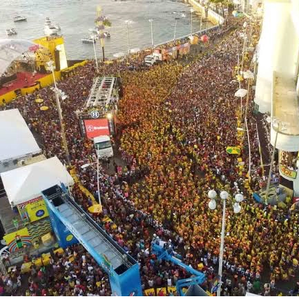 Moradores das zonas de restrição do Carnaval tem até quinta para credenciar veículos