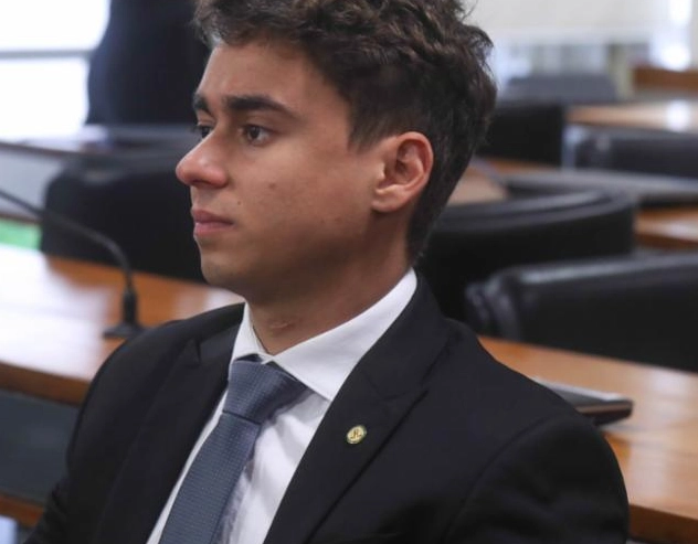 Nikolas Ferreira vira réu em processo por transfobia após expor adolescente nas redes sociais