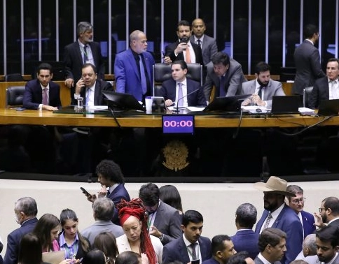 Deputados retiram projeto que aumentava impostos e irritam Lula; veja como votaram os baianos