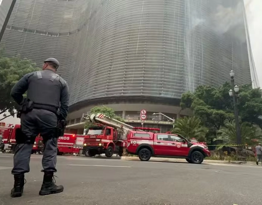 Incêndio atinge edifício Copan, cartão-postal de SP