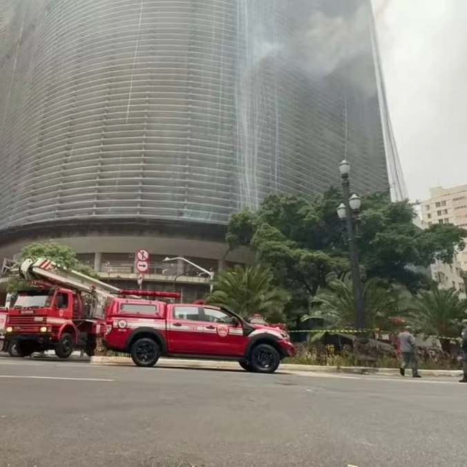 Incêndio atinge edifício Copan, cartão-postal de SP