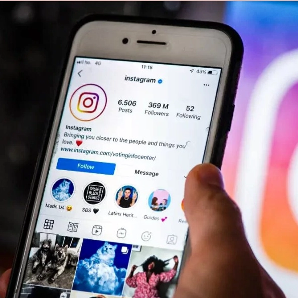 Instagram começa a emitir alertas para adolescentes largarem seus celulares; entenda