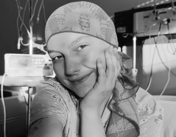 Morre Isabel Veloso, influenciadora que viralizou ao mostrar rotina contra o câncer