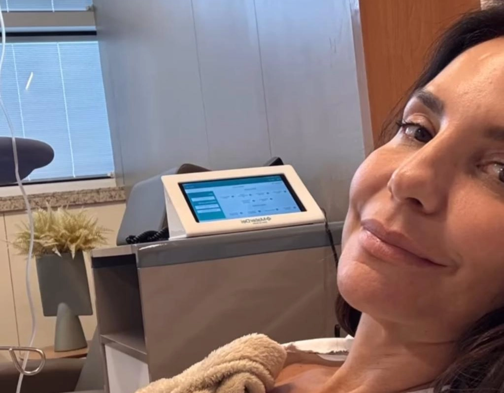 Ivete Sangalo aparece em hospital e incentiva cuidado com a saúde