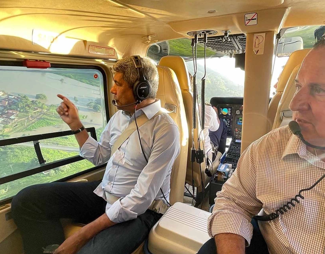 Licitação de R$ 400 mil que previa até troca do couro das aeronaves usadas por Jerônimo fracassa; entenda