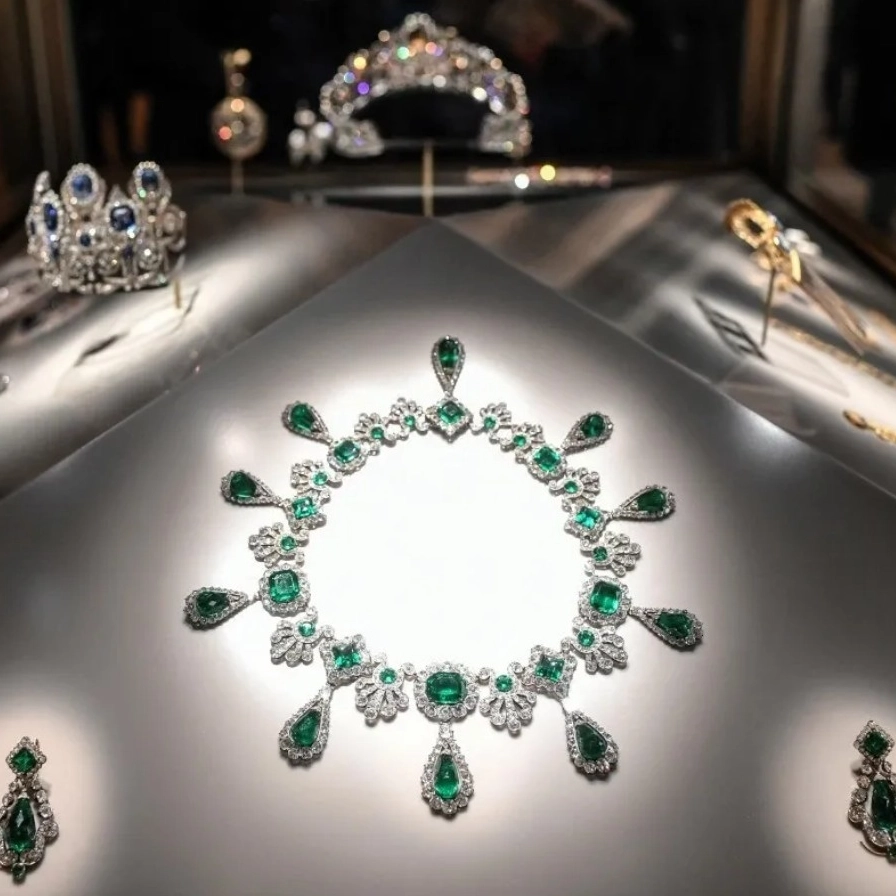 Roubo no Louvre: polícia prende dois suspeitos de levar joias históricas de Paris