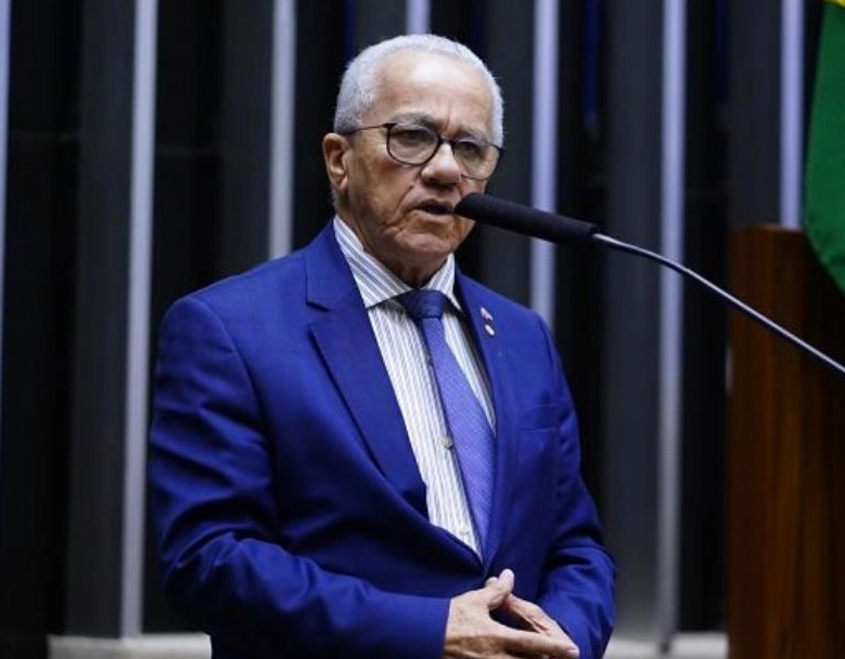 Josias Gomes, deputado do PT, é indicado por Jerônimo para conselheiro do TCE