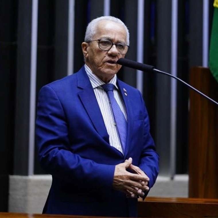 Josias Gomes, deputado do PT, é indicado por Jerônimo para conselheiro do TCE