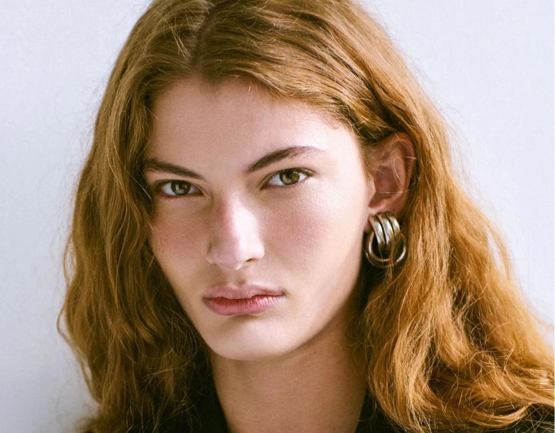 Baiana Larissa Moraes desfila com exclusividade para Louis Vuitton em Paris