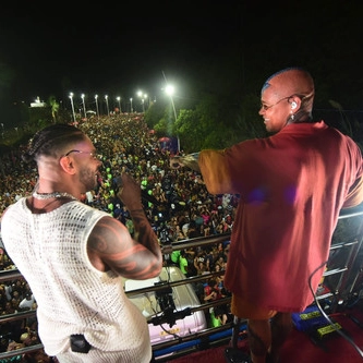 Léo Santana convida Tony Salles e juntos fazem grande festa no Pipoco