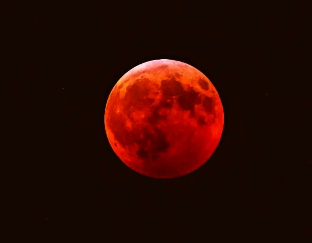 Eclipse lunar com 'Lua de Sangue' será visível no Brasil nesta sexta