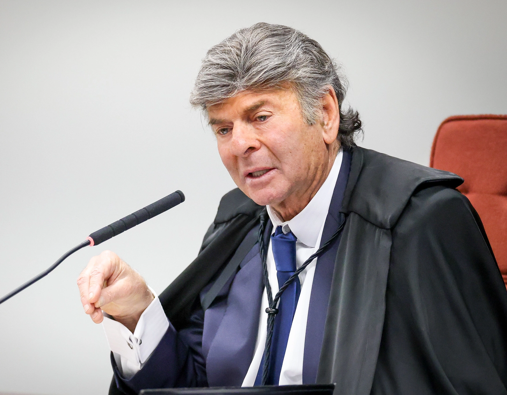 Fux critica denúncia da PGR e absolve réus de crime de organização criminosa