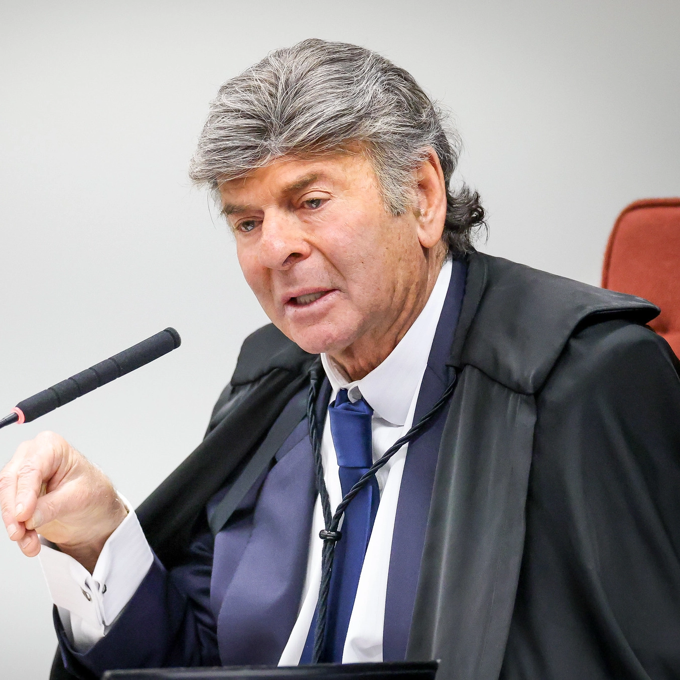 Fux critica denúncia da PGR e absolve réus de crime de organização criminosa