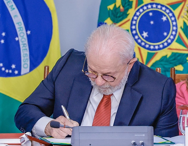 Lula veta redução de pena para crime de lavagem de dinheiro
