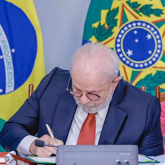 Lula sanciona lei que cria Selo Cidade Mulher para reconhecer municípios com políticas públicas voltadas às mulheres