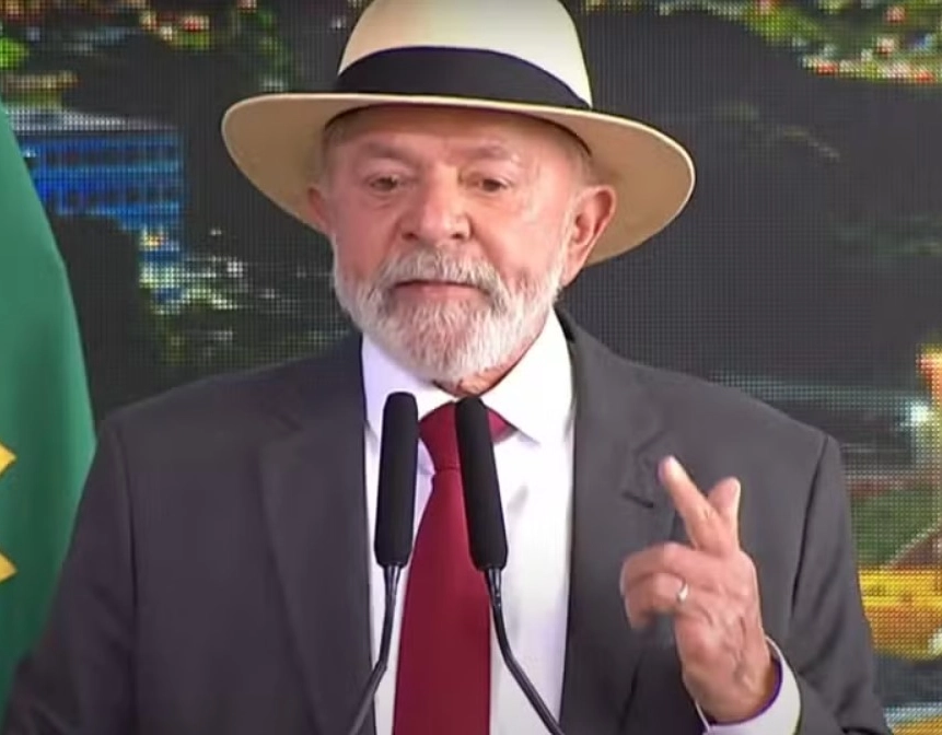 'Amantes são mais amadas que esposas', diz Lula em discurso sobre a Democracia; assista