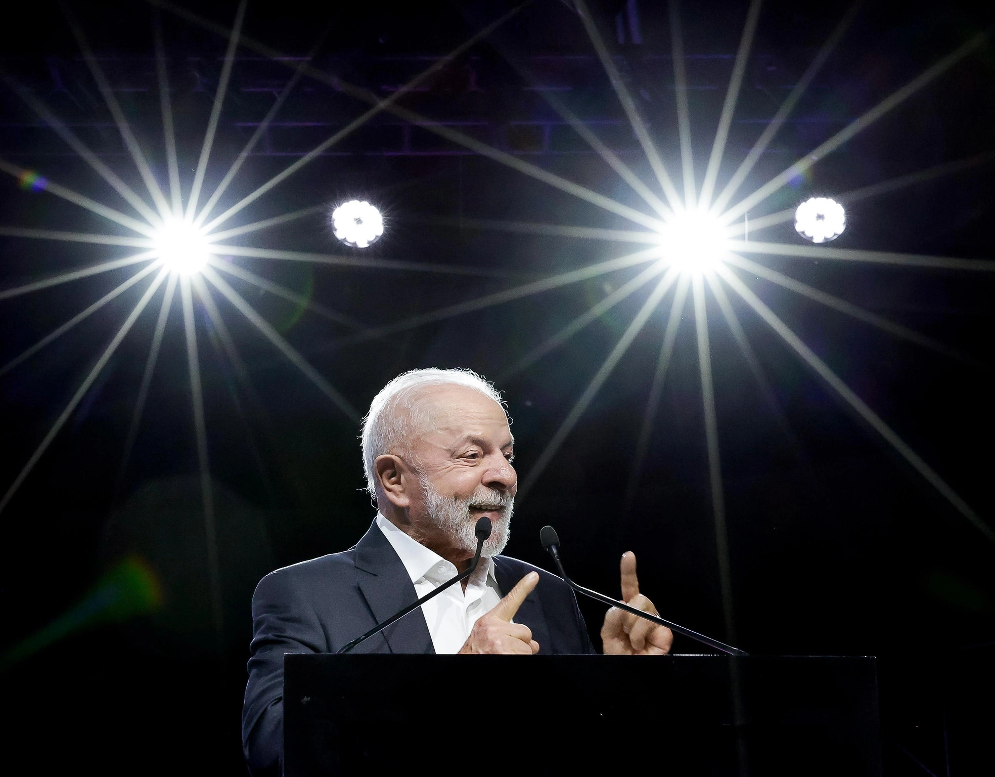 Fim da tarifa de 40% dos EUA é vitória da diplomacia, diz Lula