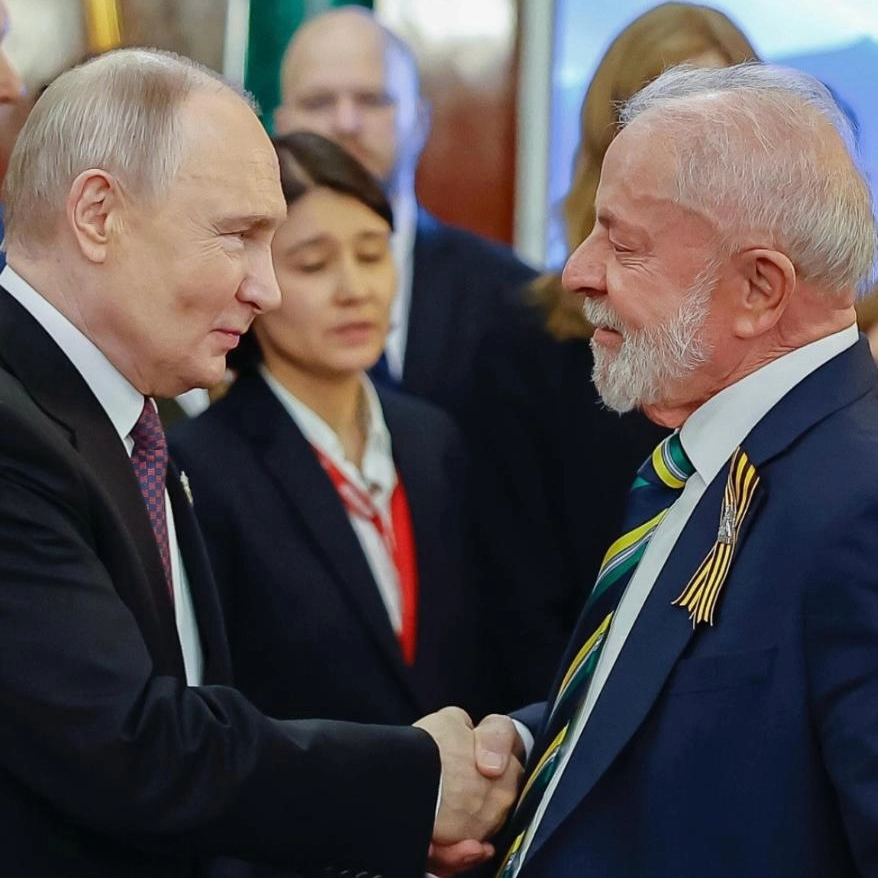 Lula e Janja encontram com Putin e participam de evento militar na Rússia
